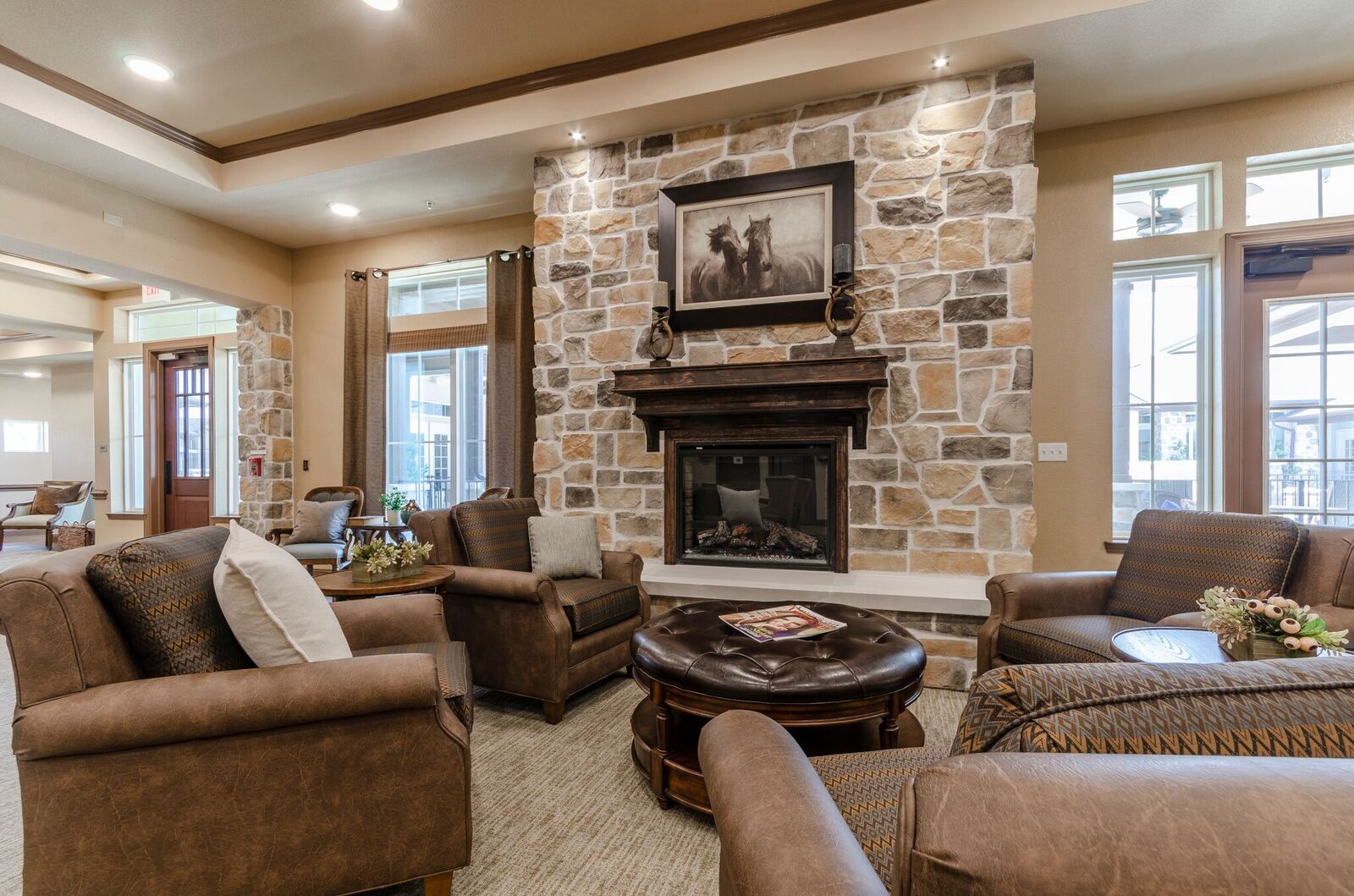 Living room of gRAND Brook memory care of allen, texas.